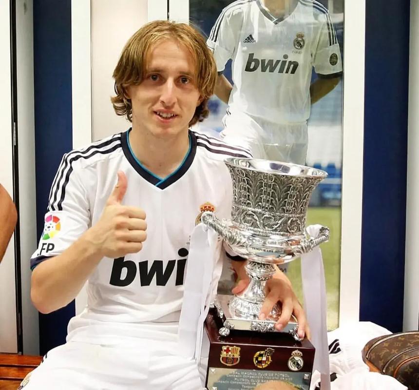 电竞虚拟偶像参加全球巡演